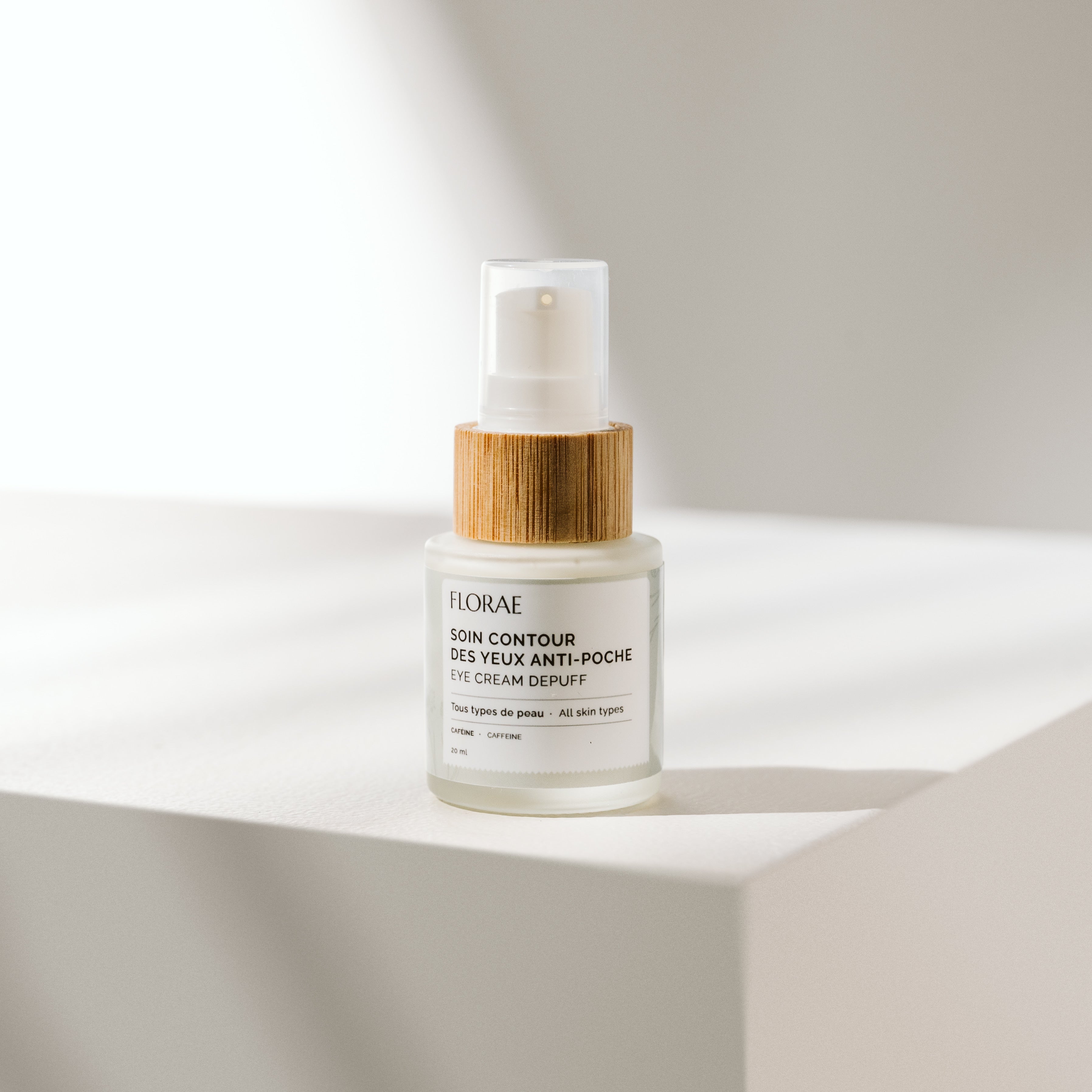 crème contour des yeux anti-poche, à la caféine, meilleur actif à ce jour pour diminuer les poches sous les yeux.