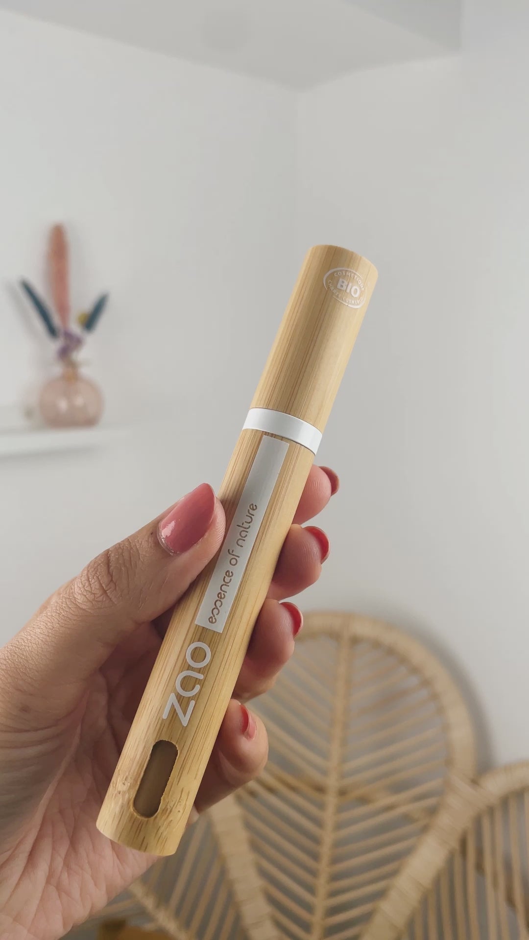 Fluid concealer