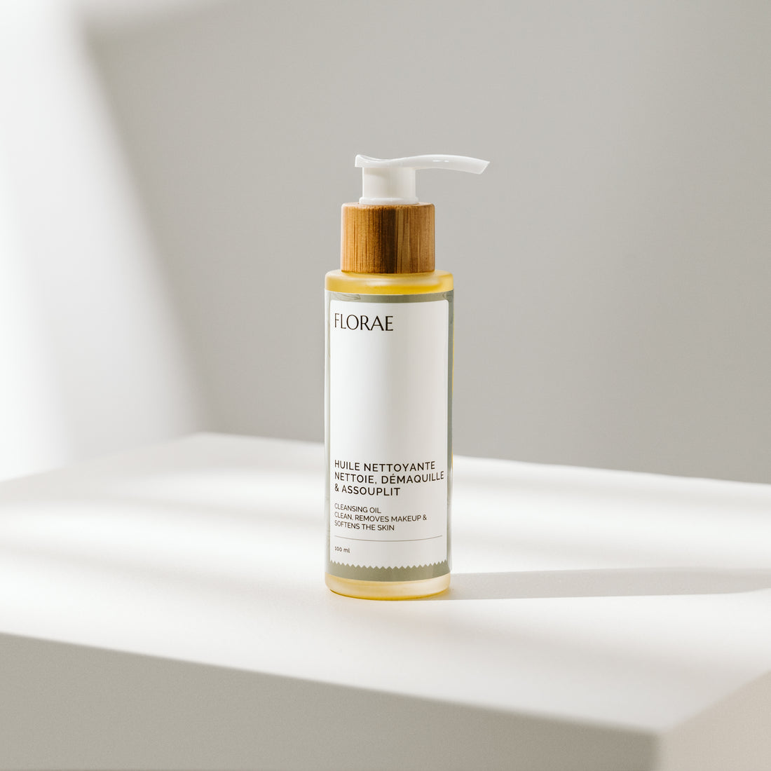 huile nettoyante et démaquillante. 100% naturel. Convient aux peaux sensibles et allergiques.